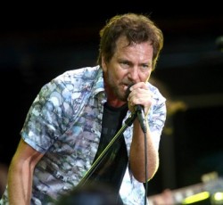 Διαθέσιμη η διασκευή του Eddie Vedder στο "Imagine" του John Lennon 