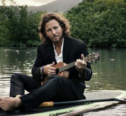 Ο Obama συναντάει τον Eddie Vedder στην Χαβάη 
