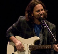 Το Μάιο το solo album του Eddie Vedder