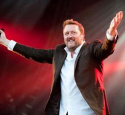 Ο Guy Garvey των Elbow επιστρέφει με σόλο δίσκο