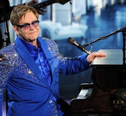 Μπλεξίματα με τον ρώσικο νόμο κατά της gay προπαγάνδας έχει ο Elton John 