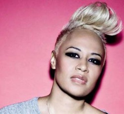 Η Emeli Sande γράφει ιστορία σπάζοντας το ρεκόρ των Beatles