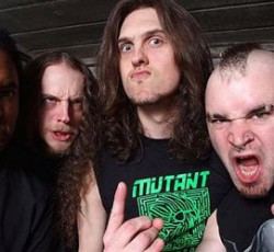 Οι Evile ευχαριστούν τους Iron Maiden, τους Metallica κ.α. για τις δωρεές τους. 