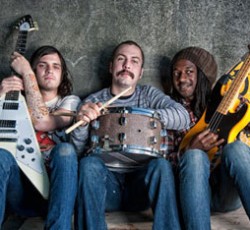 Διαλύθηκαν οι The Fall Of Troy 