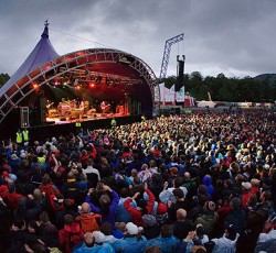 Τα φεστιβάλ αυξάνουν τη μουσική πειρατεία στο διαδίκτυο 