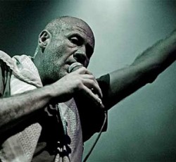 Πρόβλημα με τις φωνητικές χορδές για τον Fish 