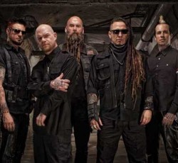 Τα μέλη των Five Finger Death Punch γυρίζουν μόνοι τους το νέο τους βίντεο κλιπ 
