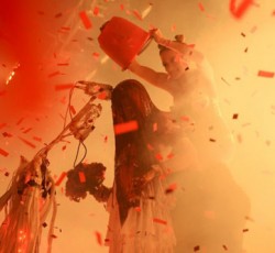 Ακούστε τους Flaming Lips να διασκευάζουν το "Lucy In The Sky With Diamonds" των Beatles 