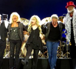 Η Christine McVie ξανατραγούδησε με τους Fleetwood Mac 