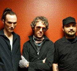 Αποκλειστικό: Ακούστε ολόκληρο τον νέο δίσκο των Floor 