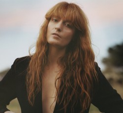 Aκούστε το νέο τραγούδι των Florence + The Machine 