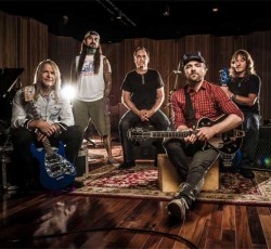 Νέο video από τους Flying Colors 