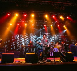 Τα video της ημέρας (Flying Colors, LowCityRain, The Vision Bleak, Vattnet Viskar) 