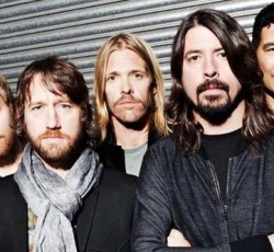 Ποιανού είναι το αίμα στην κιθάρα των Foo Fighters;