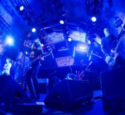 Σε εγκαταλελειμμένο τούνελ η μυστική συναυλία των Foo Fighters 