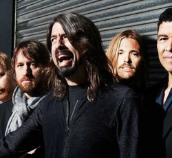 Aκούστε και κατεβάστε δωρεάν το νέο EP των Foo Fighters  