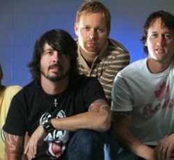 Solo album και περιοδεία από τον drummer των Foo Fighters 