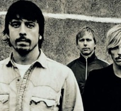 Ο Dave Grohl μιλάει για τη συνεργασία με τους Krist Novoselic και Butch Vig στο νέο album των Foo Fighters 