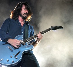 Oι Foo Fighters ακυρώνουν συναυλίες, δεν παίζουν στο Glastonbury