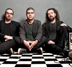 Ακούστε ολόκληρο το ντεμπούτο άλμπουμ των Fool In The Box 