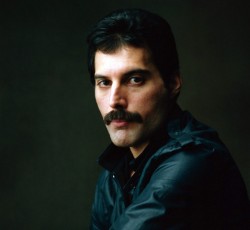 Ακούστε το ακυκλοφόρητο τραγούδι των Queen με τον Freddie Mercury 