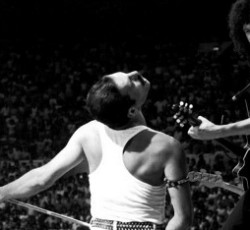 Ο Brian May είχε τάσεις αυτοκτονίας μετά το θάνατο του Freddie Mercury