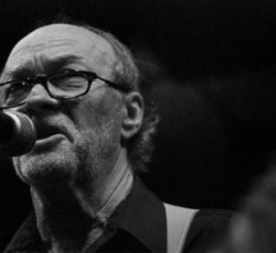 Έφυγε από τη ζωή ο frontman των Monks, Gary Burger 