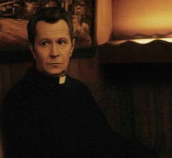 Ο Gary Oldman αποκαλύπτει την αμοιβή του για τη συμμετοχή του στο video clip του David Bowie 