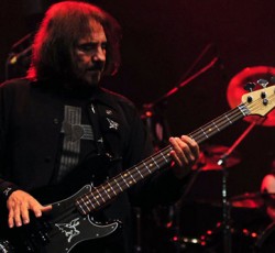 Πρώτα το Παγκόσμιο Κύπελλο και μετά οι Black Sabbath για τον Geezer Butler