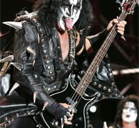 «Συλλεκτική» δημοπρασία από τον Gene Simmons... 