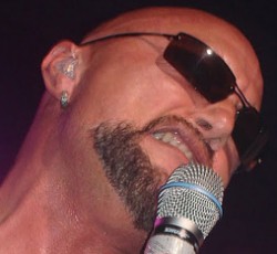 Ο Geoff Tate αποκαλύπτει τη δική του εκδοχή των Queensryche 
