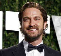 Marilyn Manson, Jack Black και Johnny Depp βοηθούν τον Gerard Butler να γίνει rock star 