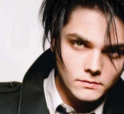 Υπέγραψε στην Warner και βγάζει δίσκο ο Gerard Way των My Chemical Romance 