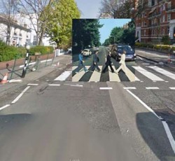 Κλασικά εξώφυλλα δίσκων ...τοποθετημένα στο Google Street View