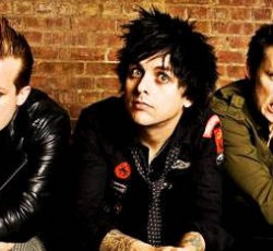 Τουλάχιστον 15 νέα κομμάτια έχουν έτοιμα οι Green Day 