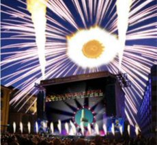 Η Groupe F στην παραγωγή του οπτικού μέρους της παγκόσμιας περιοδείας του Roger Waters 