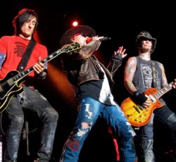 Επιστρέφουν οι Guns N' Roses με νέο δίσκο και περιοδεία 
