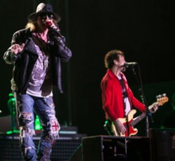 Μια πρώτη ματιά στην τρισδιάστατη live ταινία των Guns N' Roses 