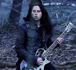Video clip από τον Gus G. 