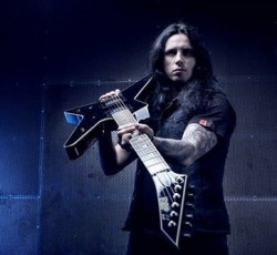 Ο Gus G επανακυκλοφορεί το "I Am The Fire" με πλούσιο επιπλέον υλικό 