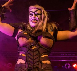 Oι Gwar απολύουν την τραγουδίστριά τους και εκείνη αντεπιτίθεται 