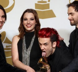 Οι Halestorm ευχαριστούν τους οπαδούς τους με το νέο τους video clip για το "Freak Like Me"