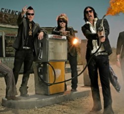 Τον Δεκέμβριο το "Welcome To The Freakshow" των Hinder 