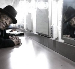 Mick Jagger και Keith Richards αποδίδουν φόρο τιμής στον Hubert Sumlin 