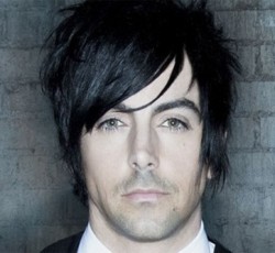 Σε δίκη ο τραγουδιστής των Lostprophets κατηγορούμενος για κακοποίηση παιδιών 