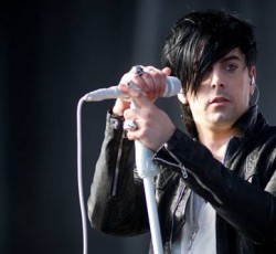 «Δεν τον είχαμε ικανό για παιδεραστία», δηλώνουν οι υπόλοιποι Lostprophets 