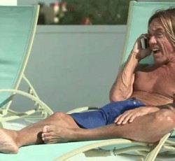 Ο Iggy Pop πρωταγωνιστεί σε teaser video για την νέα του δουλειά με τους Stooges 