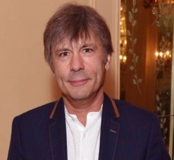 Ο Bruce Dickinson μιλά για την περιπέτεια με τον καρκίνο