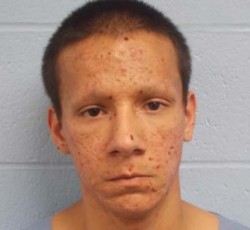 Απίστευτο: Φανατικός χριστιανός σκότωσε με machete 19-χρονο μεταλλά 