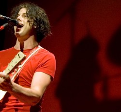 O Jack White κυκλοφορεί ζωντανές ηχογραφήσεις με τις πρώτες μπάντες του